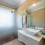 בית נופש Guestready - Paracoba House