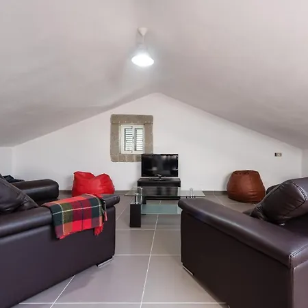 Ferienhaus Guestready - Paracoba House